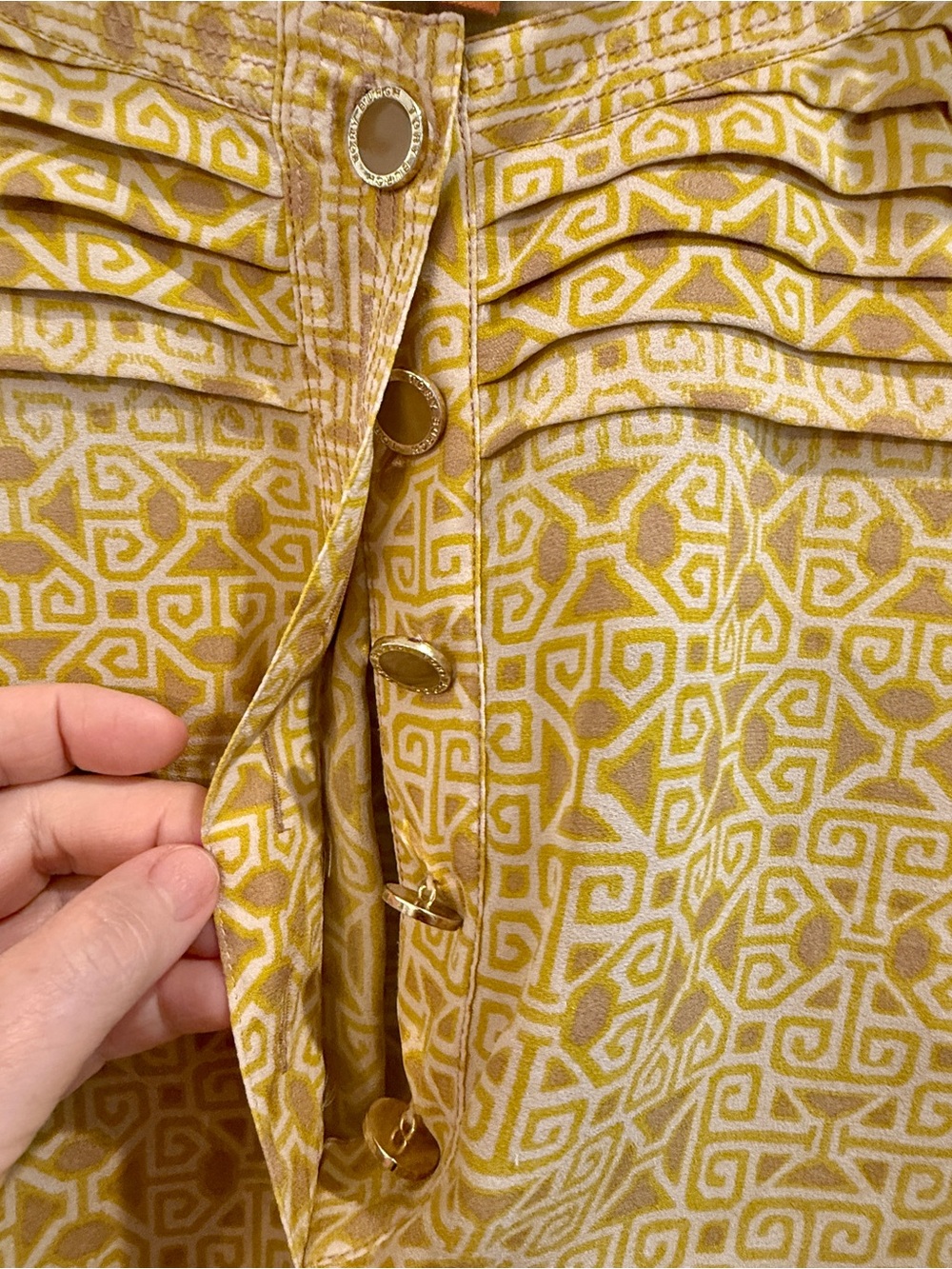 Tory Burch Yellow Geometric Pleated Yoke Blouse - Picture 4 of 7